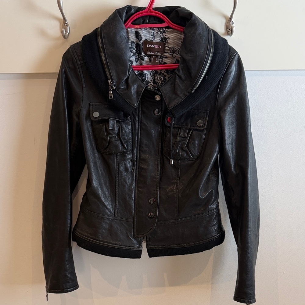 Danier- Black Women's Leather Jacket size Small